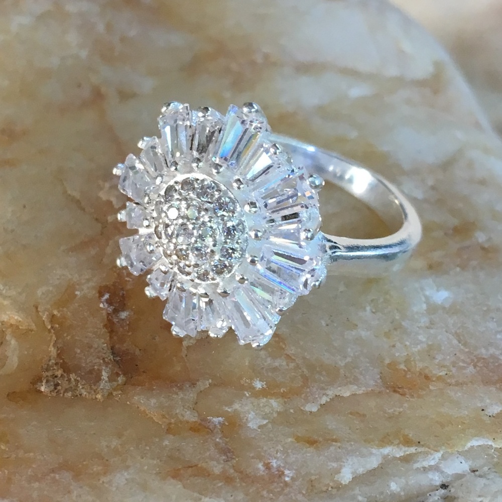 NEW faceted white topaz cocktail ring - Picture 6 of 7